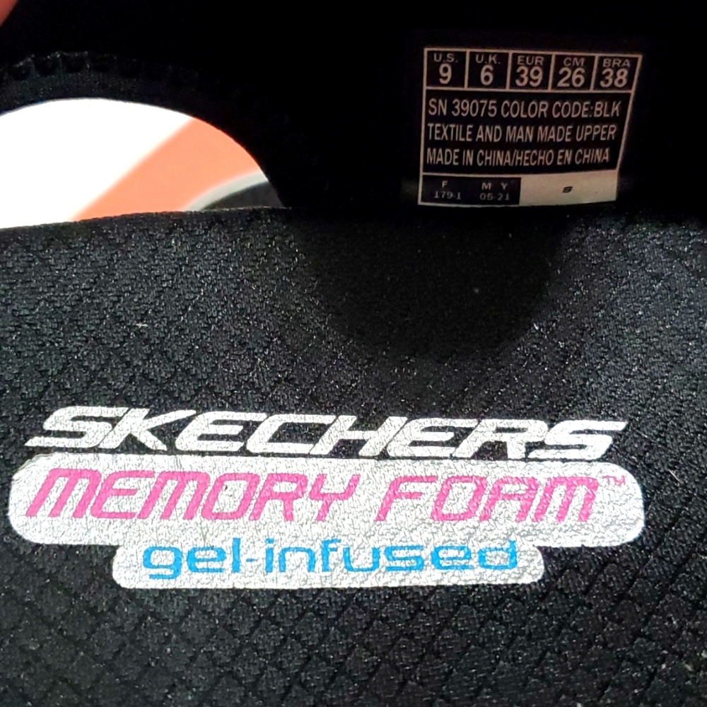 Sketchers Womens Size 9 Memory Foam Black Adjusta… - image 2
